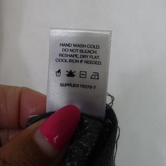 Liz Claiborne Gray Paisley Scarf Women One Size Rayon Raw Hem Casual Work - Picture 6 of 7